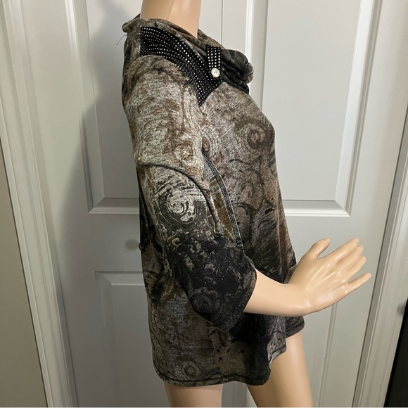 Black & brown lightweight sparkly top - Picture 3 of 6